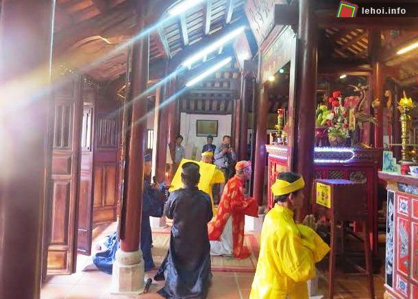 Lễ tế tiền hiền tại đình làng Thạc Gián