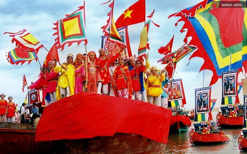Thứ ba, không có hàng quán kinh doanh trong khu nội tự đền (ảnh minh họa)