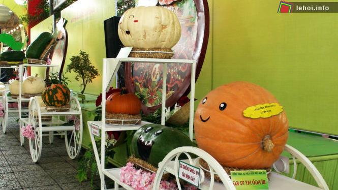 Nhiều trái cây độc, lạ trong Lễ hội