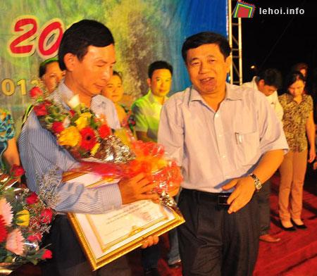 và các đoàn NTQC tỉnh Nghệ An tham dự lễ hội