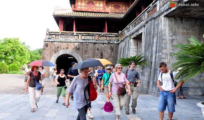 Hơn 30.000 khách nước ngoài đến với Huế trong dịp này.
