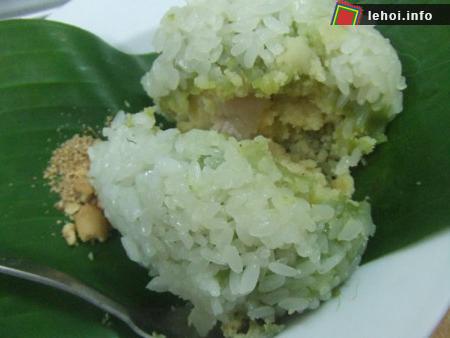 Bánh khúc - đặc sản tết Lùng Cùng tại Vụ Bản, Nam Định