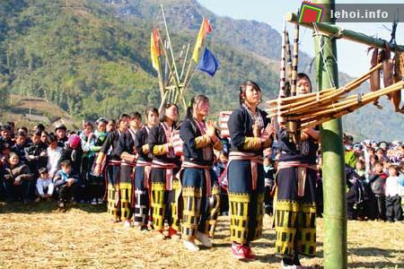 Lễ hội thu hút đông đảo người xem