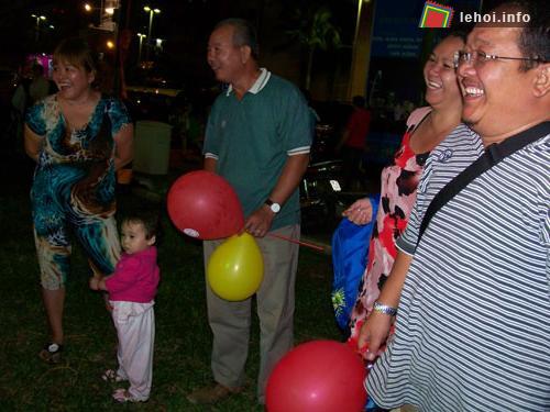 Rộn ràng Lễ hội Chào năm mới 2012 ảnh 3