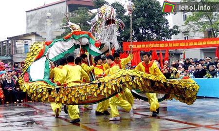 Biểu diễn múa rồng