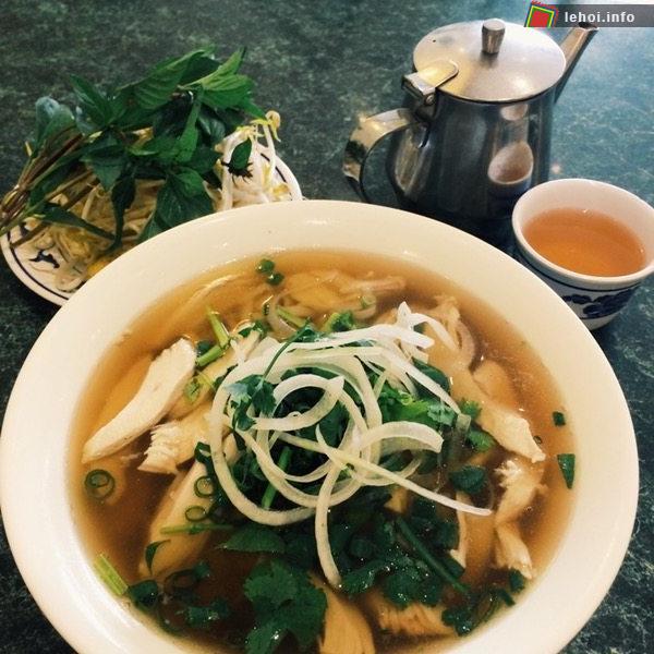 Món phở Hà Nội