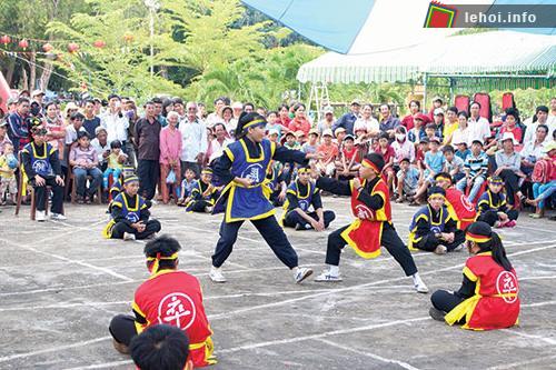 Thi đấu cờ người