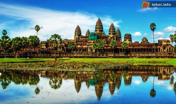 Angkor Wat ở Campuchia