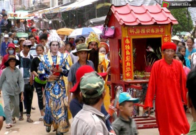 Lễ rước kiệu truyền thống