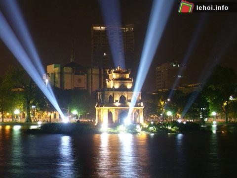 Hồ Gươm được trang trí đón chào Đại lễ kỷ niệm 1000 năm
