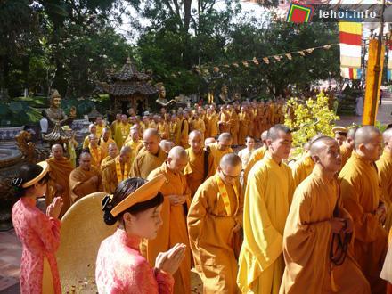 Lễ hội Vu Lan tại khu du lịch Suối Tiên