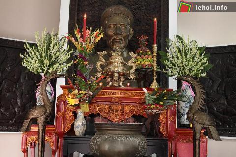 Ban thờ Cụ Nguyễn Đình Chiểu