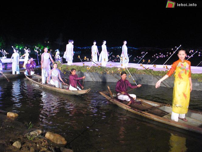 Dòng Hương nghiêng