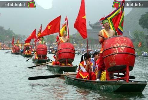 Đoàn rước trống