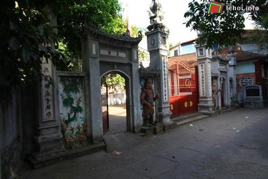 Cổng đình Liễu Giai