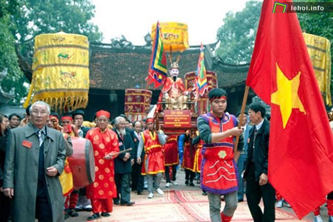 Đông đảo người dân tham gia hội làng Đại Bái