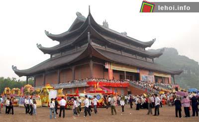 Khai hội chùa Bái Đính, diễn ra nhiều tình trạng bát nháo ảnh 1