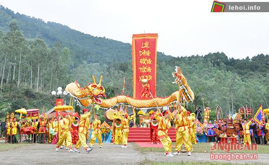 Lễ hội Đền Vua Mai