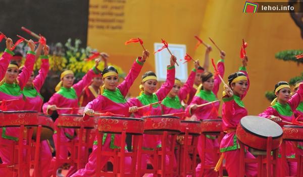 Giảm tần suất tổ chức lễ kỷ niệm