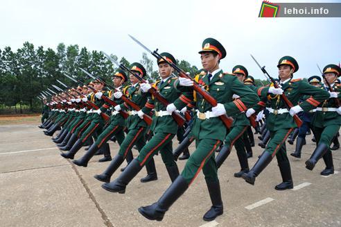 Khối Sĩ quan Lục quân đại diện cho binh chủng hợp thành của QĐNDVN.
