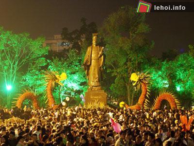 Hơn 1 triệu lượt du khách đến Hà Nội trong dịp Đại lễ 1000 Thăng Long.