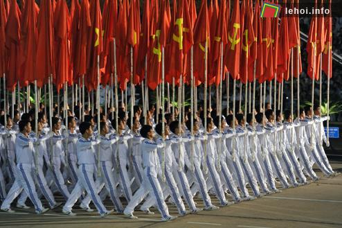 Hoành tráng với lễ duyệt binh cờ đỏ sao vàng phấp phới