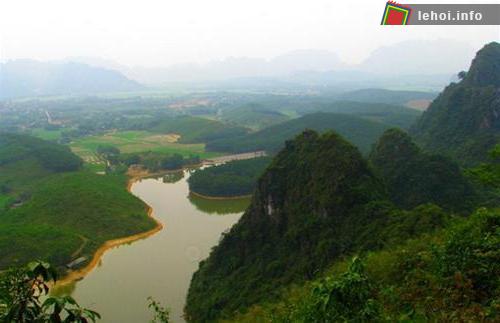 Hội đình Trung là văn hóa đặc trưng huyện Lạc Thủy
