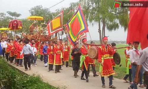 Hội đền Đông Bộ Đầu diễn ra sôi nổi