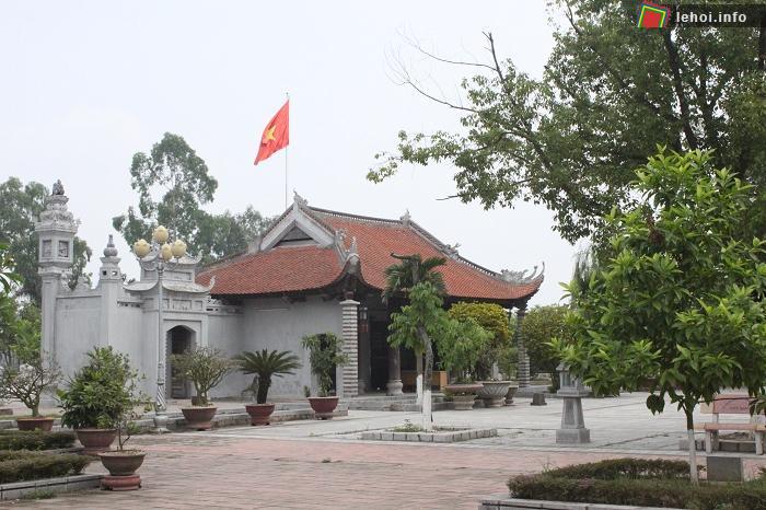 Đền Hạ Lôi thờ Hai Bà Trưng