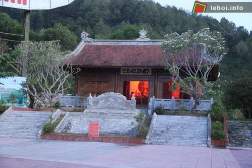 Khi di tích Hải Thượng Lãn Ông