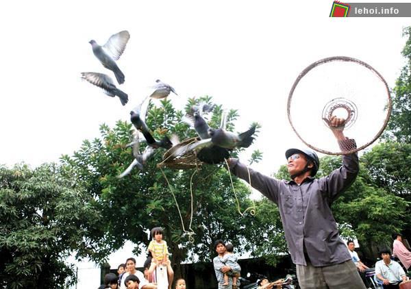 Hội thả chim làng Dục Tú thể hiện tính nhân văn sâu sắc