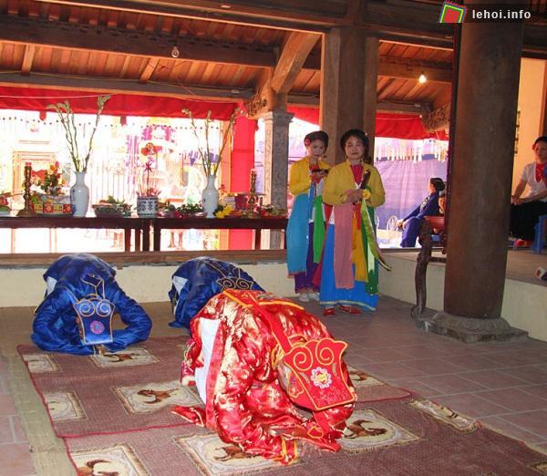 Nghi thức trang trong trong hội đình An Hòa