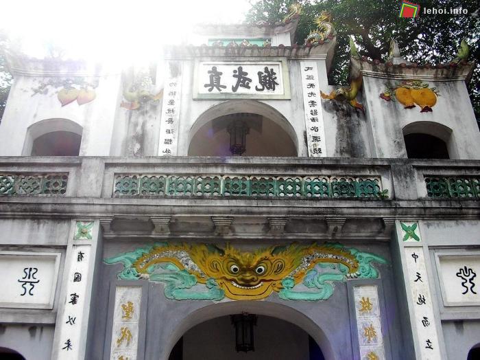 Đền Quán Thánh thờ thần Huyền Thiên Trấn Vũ