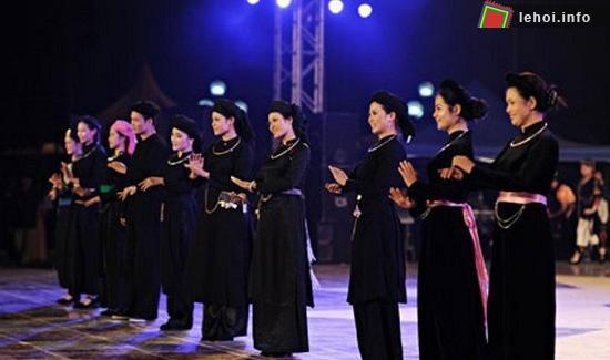 Lễ hội cầu Trăng của người Tày tổ chức đêm Rằm tháng 8