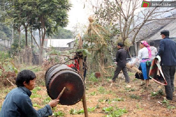 Lễ cúng ma khô là nghi thức truyền thống của người Mông