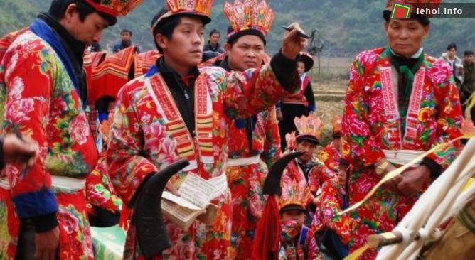 Lễ quét làng của người Xá Phó ở Lào Cai