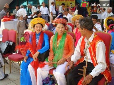 Những người yêu thơ từ các tỉnh miền núi phía Bắc về dự Lễ hội.