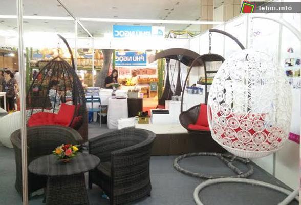 Một gian hàng tại Hội chợ quà tặng Việt Nam