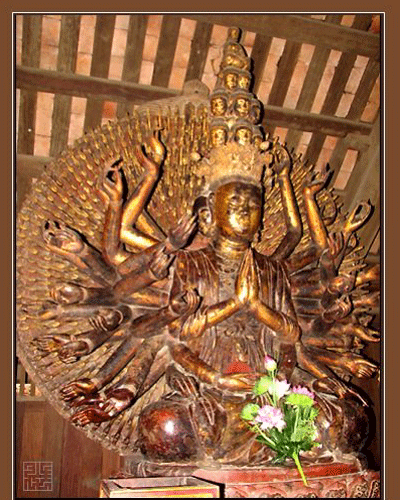 Ảnh: tượng Quan Âm nghìn mắt, nghìn tay