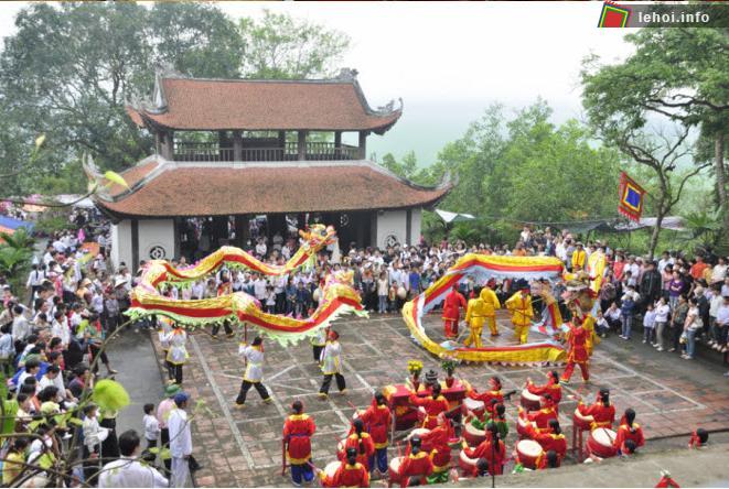 Múa rồng tại lễ hội