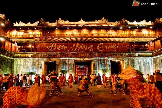 Đêm hoàng cung
