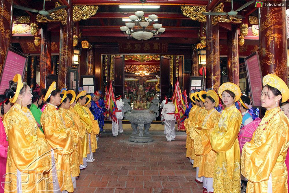 Đội nữ tế