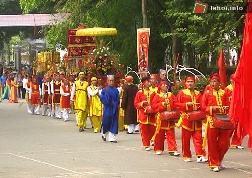 Lễ rước kiệu truyền thống