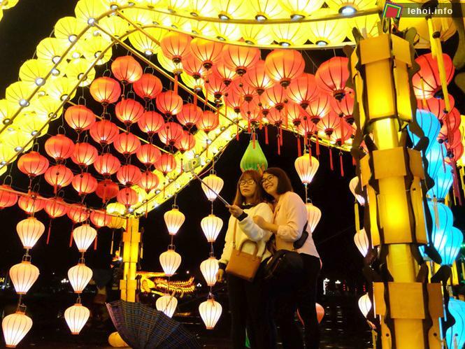 Đèn lồng có mặt ở khắp mọi nơi