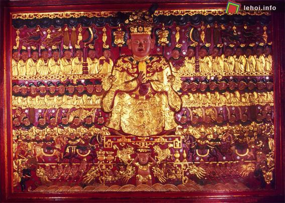 Bức Phù điêu giá tượng Đức Quốc tổ Lac Long Quân