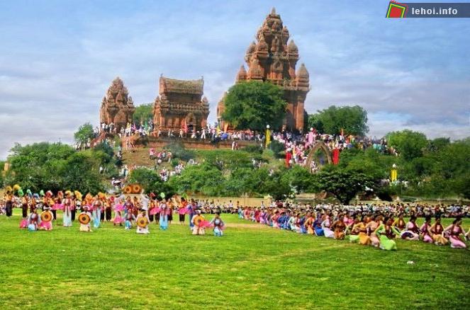 Tháp Chăm - Nơi tổ chức lễ hội Katê