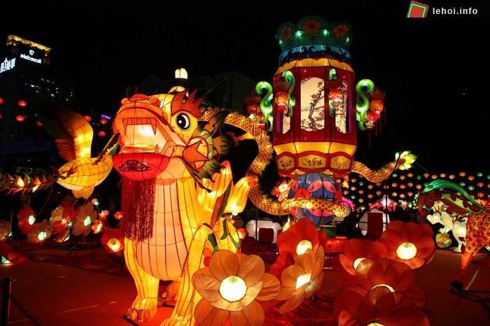 Tết trung thu được trang trí lộng lẫy