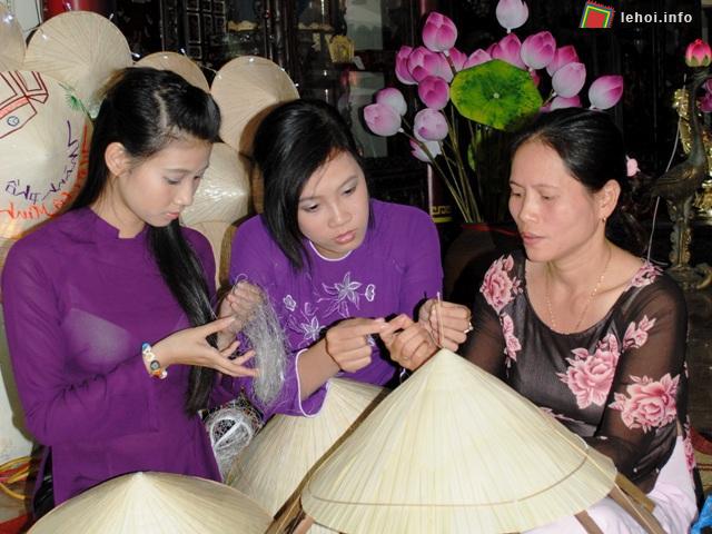 Nghề làm nón Huế