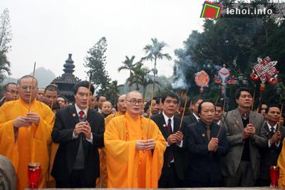 Hàng vạn du khách trẩy hội chùa Hương&nbsp;