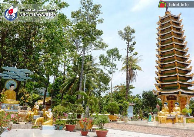 Chùa Tam Bảo (Hà Tiên) tọa lạc ở số 328 tổ 2, ấp Ao Sen, đường Phương Thành, thị xã Hà Tiên, tỉnh Kiên Giang.